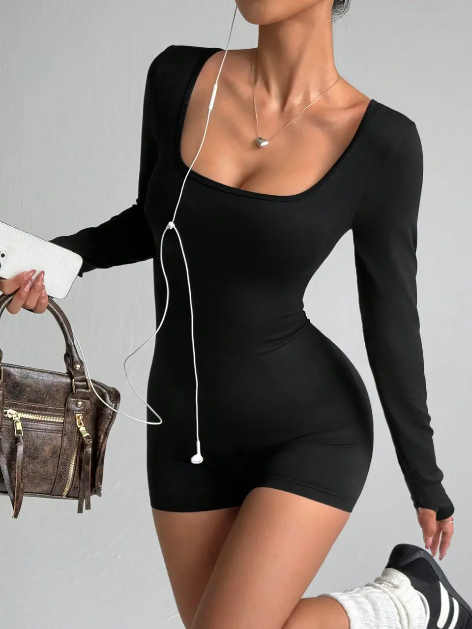 Macacão Bodycon Slayform com Design Cruzado nas Costas | Elegante e Desportivo 20