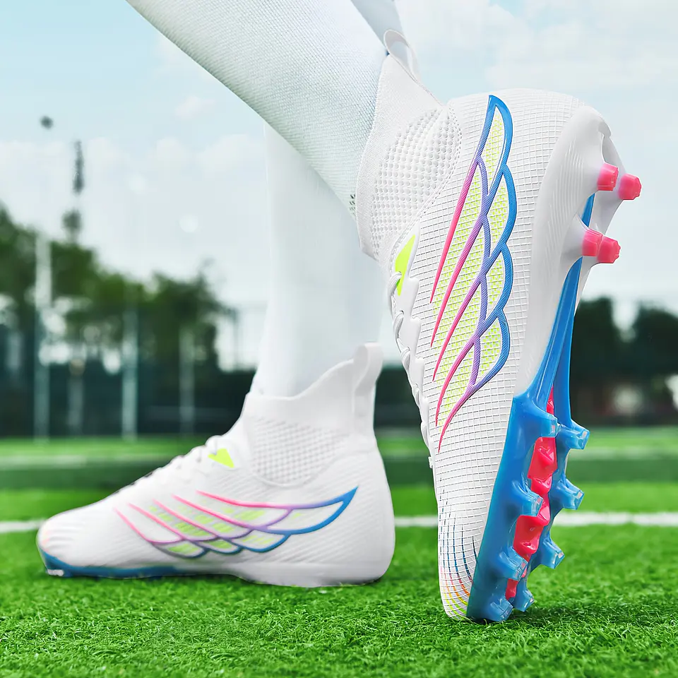 Botas de Futebol Masculinas de Alta Qualidade com Cabedal Sem Costura, Novos Tênis para Gramado Externo, Antiderrapantes, Resistentes ao Desgaste, Oferecem Super Aderência, Protege... 6