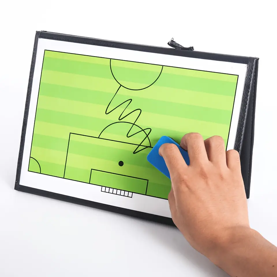 Quadro Tático de Futebol Magnético e Apagável – Quadro de Treino Portátil e Dobrável com Marcadores Magnéticos 2