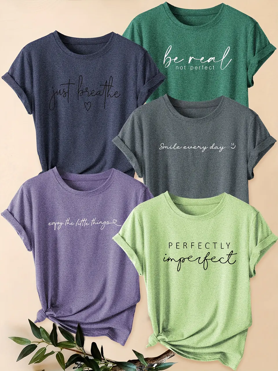 Conjunto 5 T-shirts Femininas | Preto e Branco com Estampas Retro Modernas  1