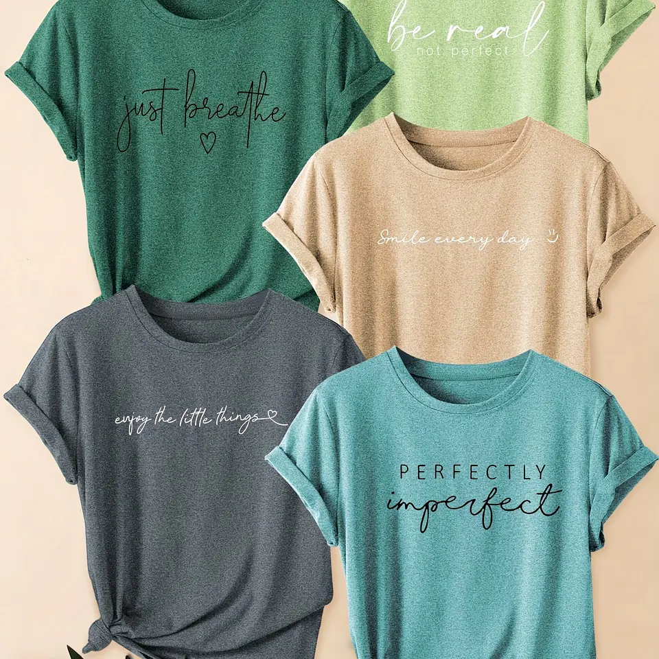 Conjunto 5 T-shirts Femininas | Preto e Branco com Estampas Retro Modernas  5