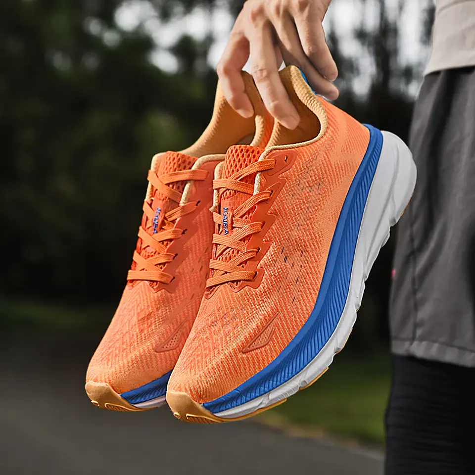 Tênis de corrida masculino de luxo para casal, tênis ao ar livre, amortecimento, malha respirável, fora de estrada, treinador, sapatos de corrida antiderrapantes, moda 1
