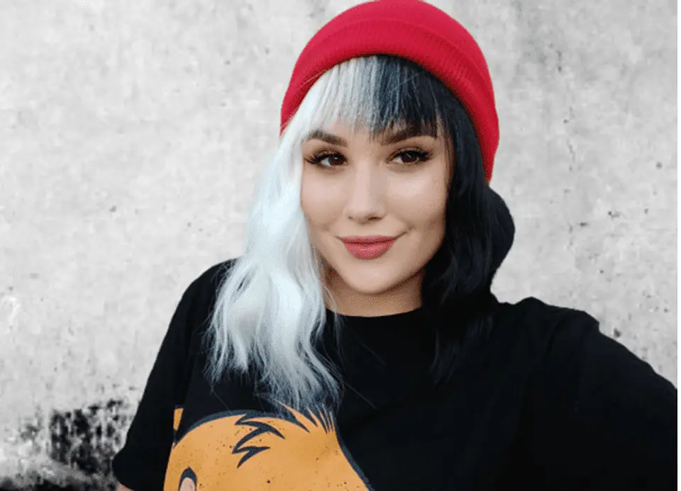 White Kinky Cosplay Synthetic Short Wig 2