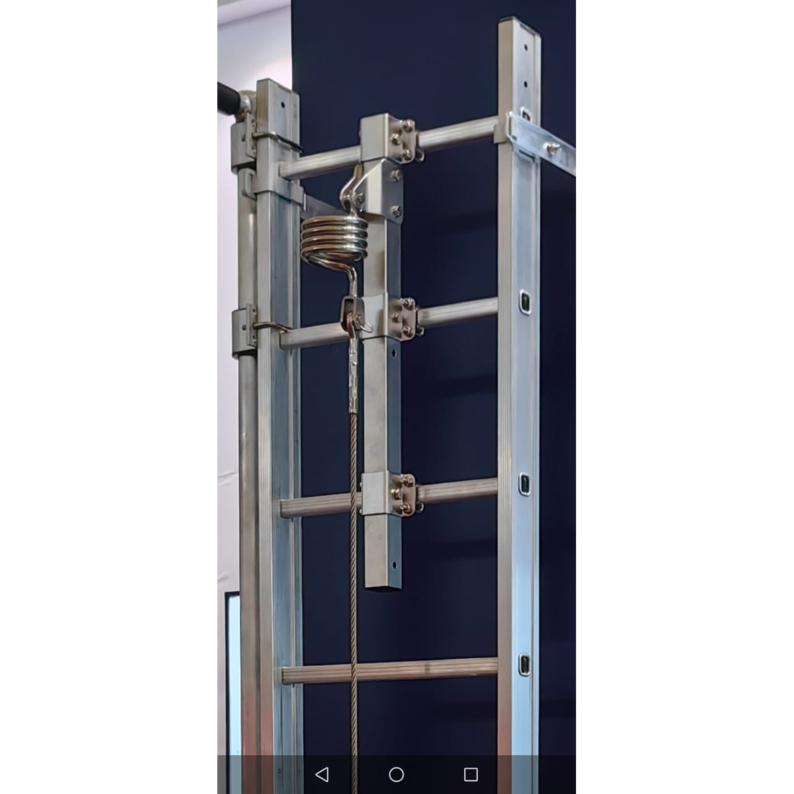 LÍNEA DE VIDA VERTICAL LONDGYES 4