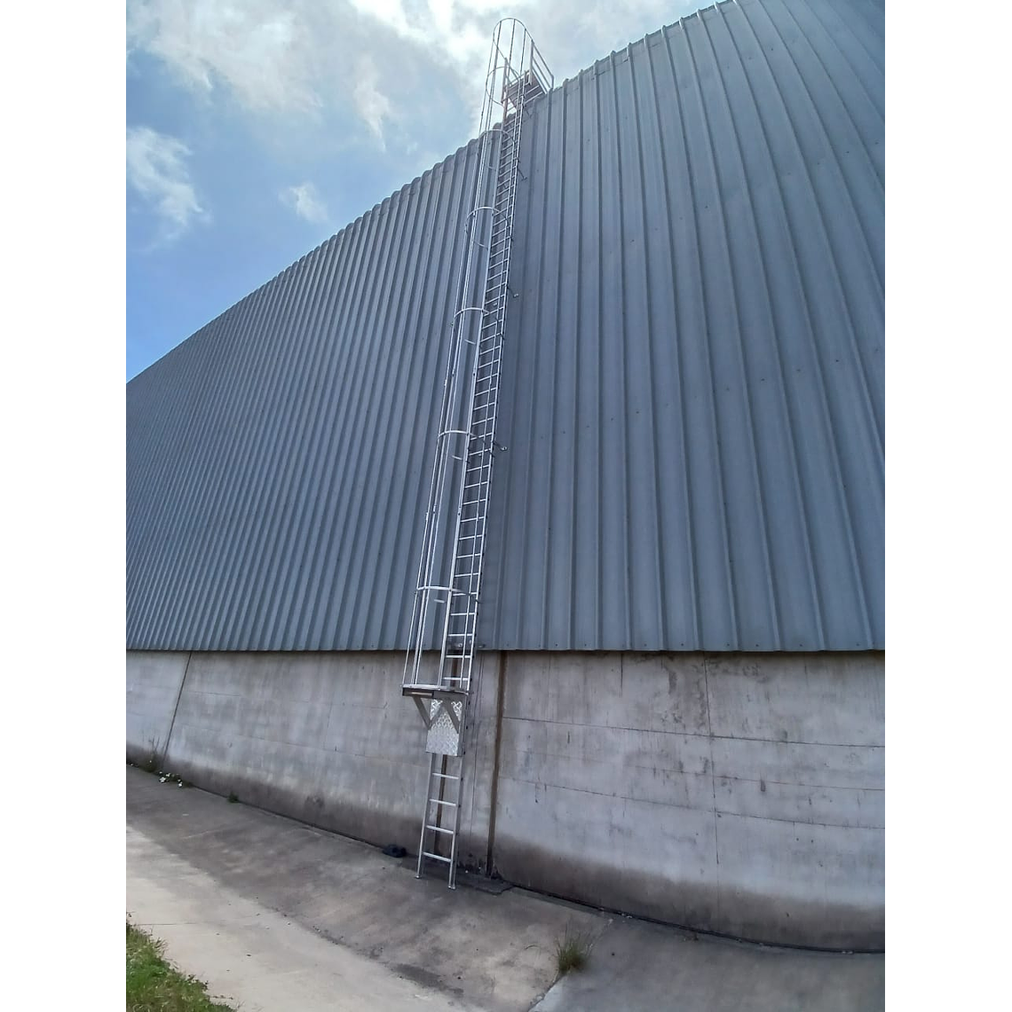 Puerta de acceso Escala 8