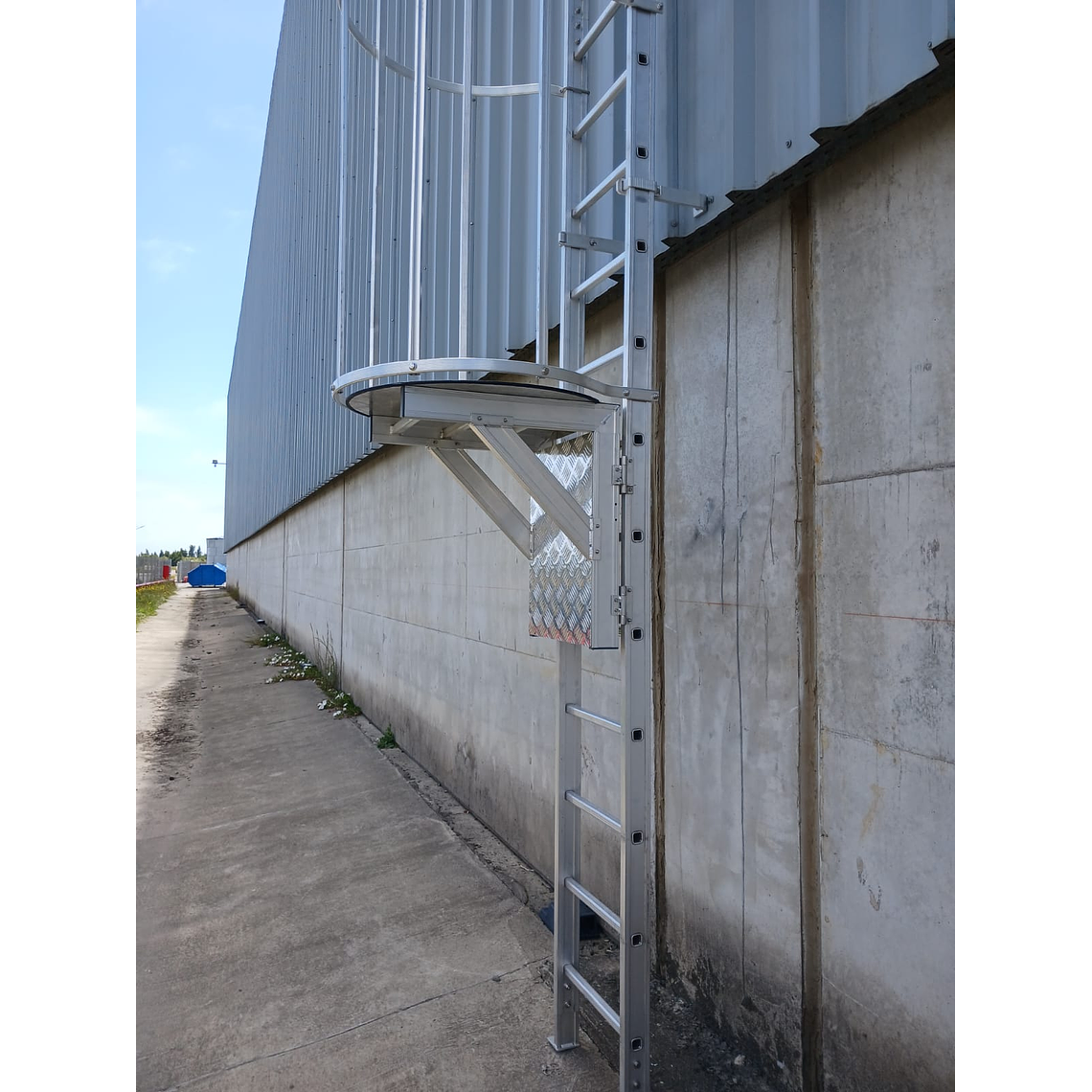 Puerta de acceso Escala 9