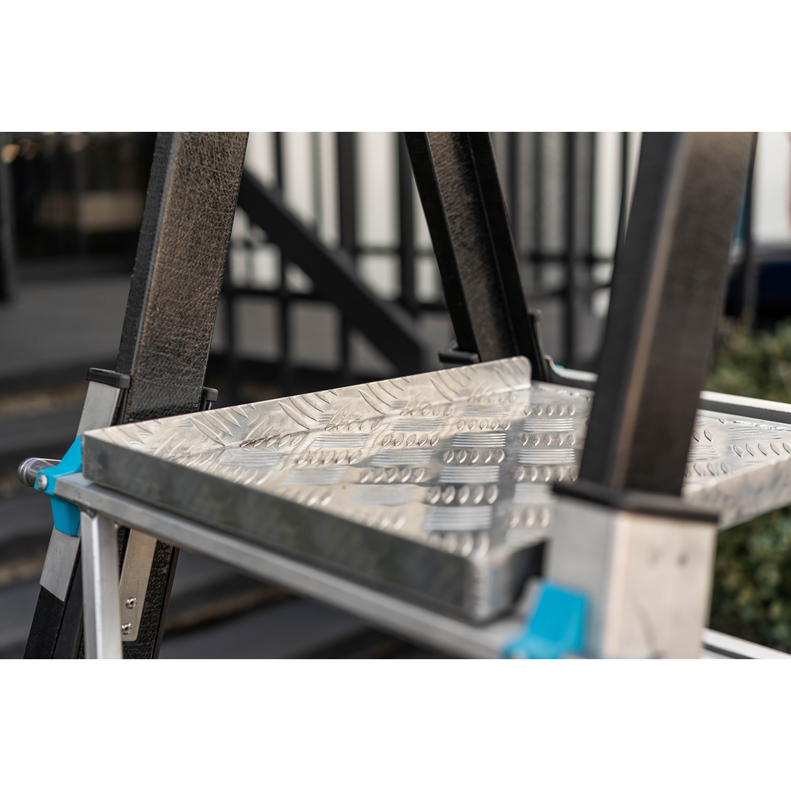 Escalera plataforma ajustable 3