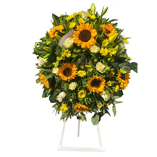 Corona de Girasoles y Rosas en atril