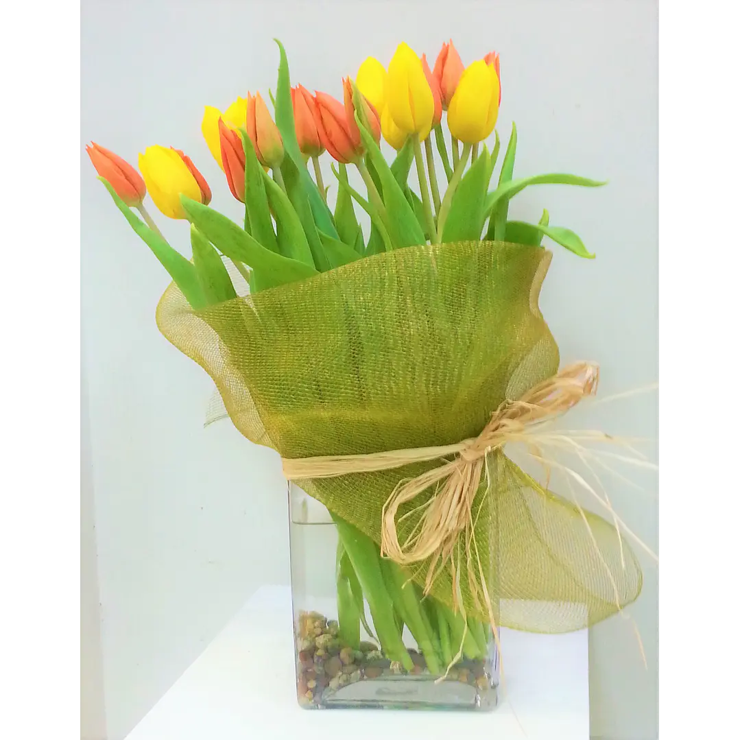 Florero de 20 tulipanes 1