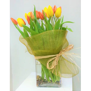 Florero de 20 tulipanes