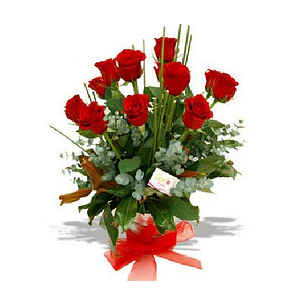 Arreglo de 12 rosas | Regala Amor y Consideración a tu pareja