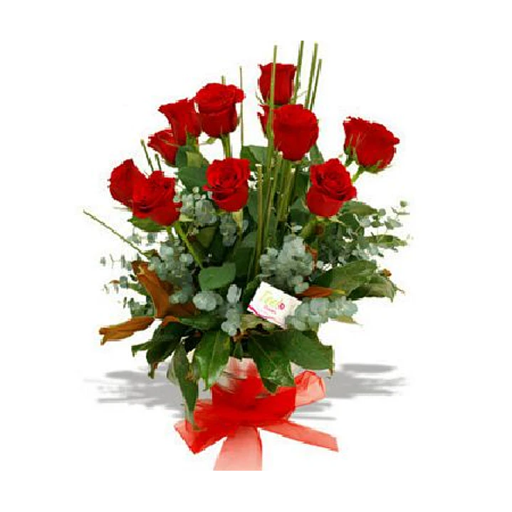Arreglo de 12 rosas | Regala Amor y Consideración a tu pareja 1
