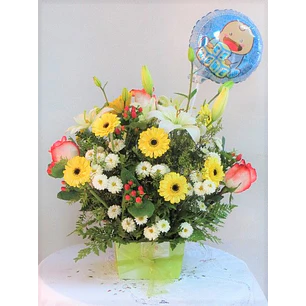 Arreglo mixto con globo metálico