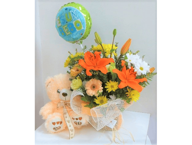 Arreglo mixto con peluche y globo