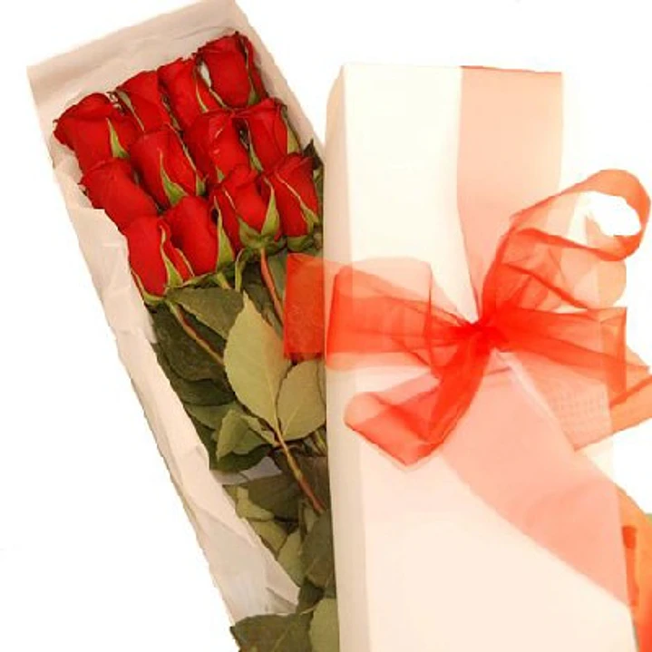 Caja de 12 rosas | Regala amor y cariño a esa persona especial  1