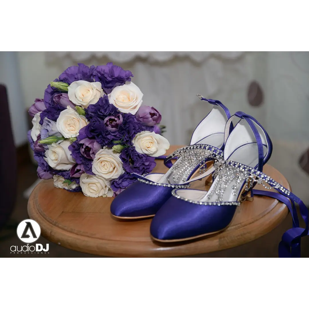 Ramo Novia Tonos Morado blanco 2