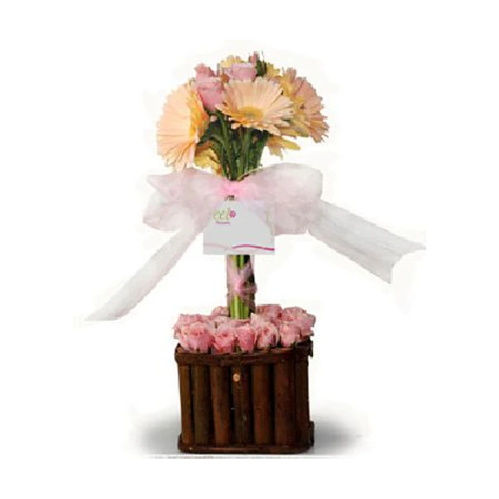 Arbolito gerberas y mini rosas 1