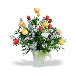 12 tulipanes en arreglo floral