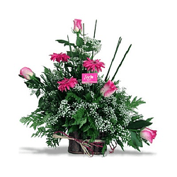 Arreglo floral rústico rosas y gerberas