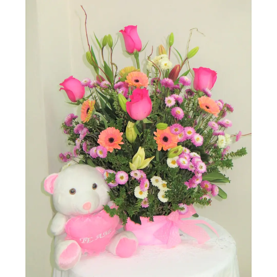 Arreglo Floral Mixto con Peluche 1