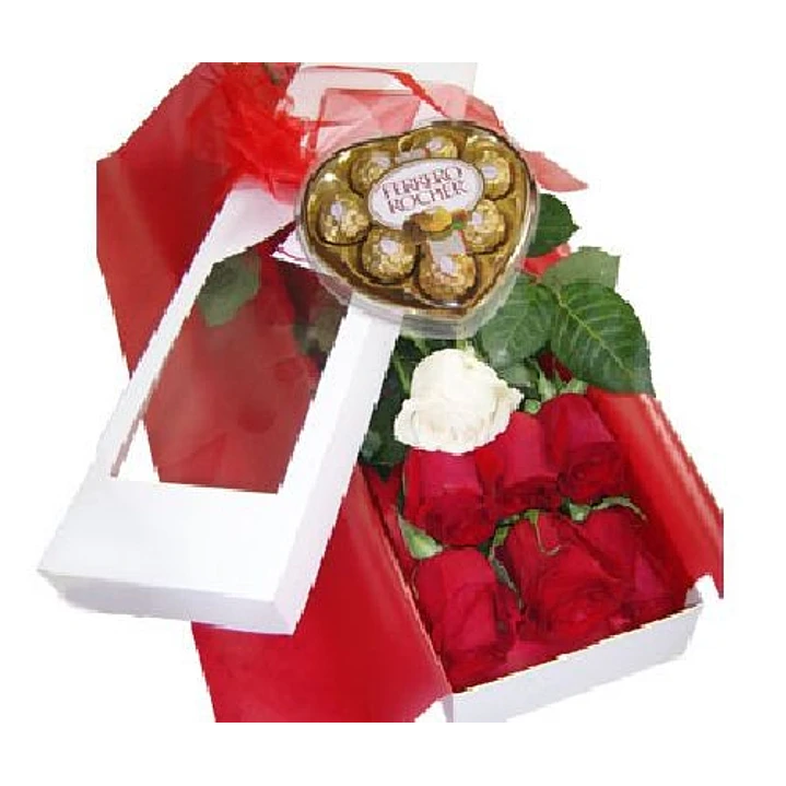 Caja 7 rosas y corazón Ferrero Rocher | Envía Amor y Dulzura 1