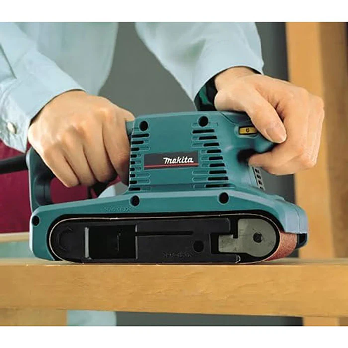 LIJADORA DE BANDA MAKITA 9911-1 3