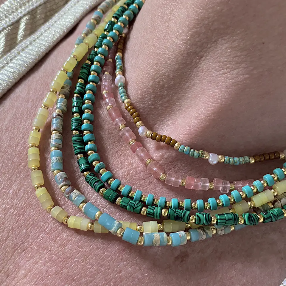 COLLARES MOSTACILLAS Y PIEDRAS 1