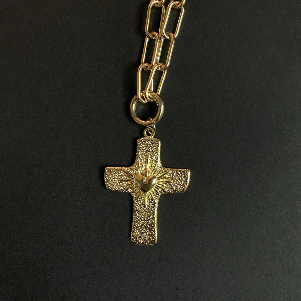 Colgante Cruz Corazón Rayos XL | BAÑO ORO 1