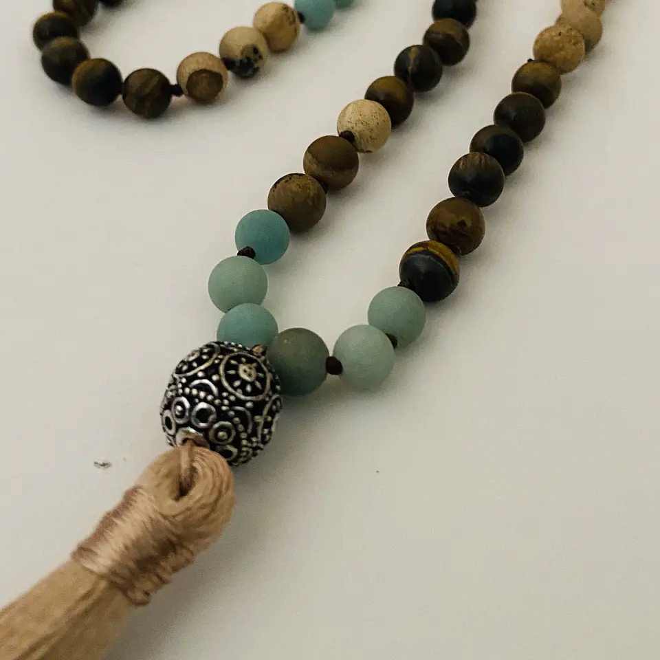 COLLARES LARIAT 5