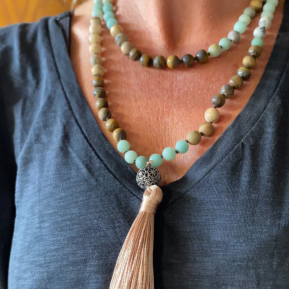 COLLARES LARIAT 8