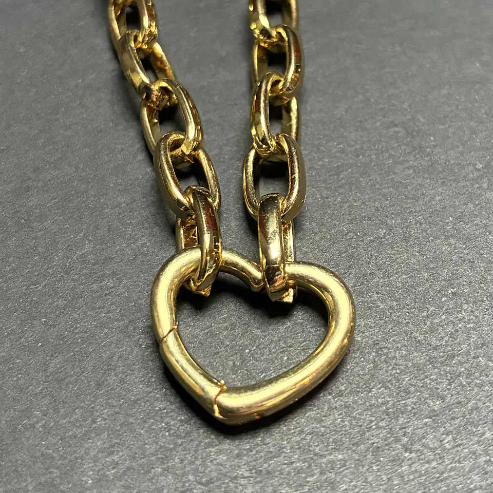 COLLAR CADENA GRUESA CONECTOR CORAZÓN | ENCHAPE ORO 3