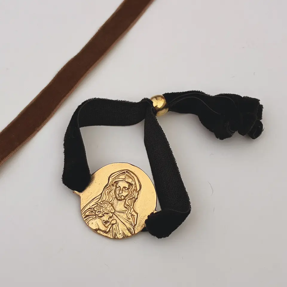 PULSERAS VELVET VIRGEN DE LA ALEGRÍA | ENCHAPE ORO 6