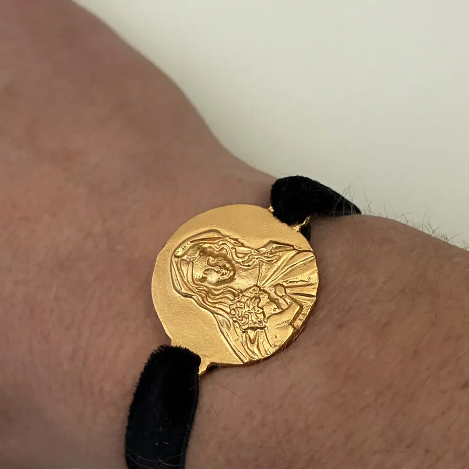 PULSERAS VELVET VIRGEN DE LA ALEGRÍA | ENCHAPE ORO 2