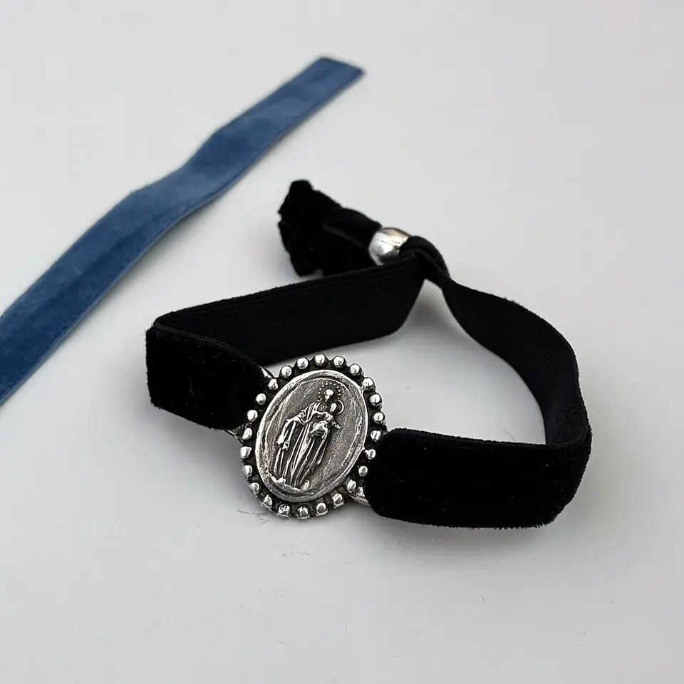 PULSERAS VELVET VIRGEN DE GARABANDAL | ENCHAPE ORO Y ENCHAPE PLATA 4