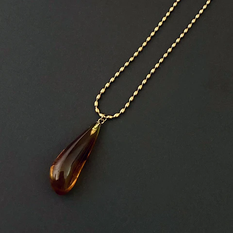 COLLAR ÁMBAR | RESINA ENCHAPE ORO