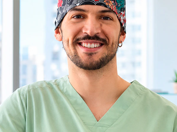 Dr. Javier Sandoval | Especialista en Rehabilitación Oral y Estética en XBUCAL