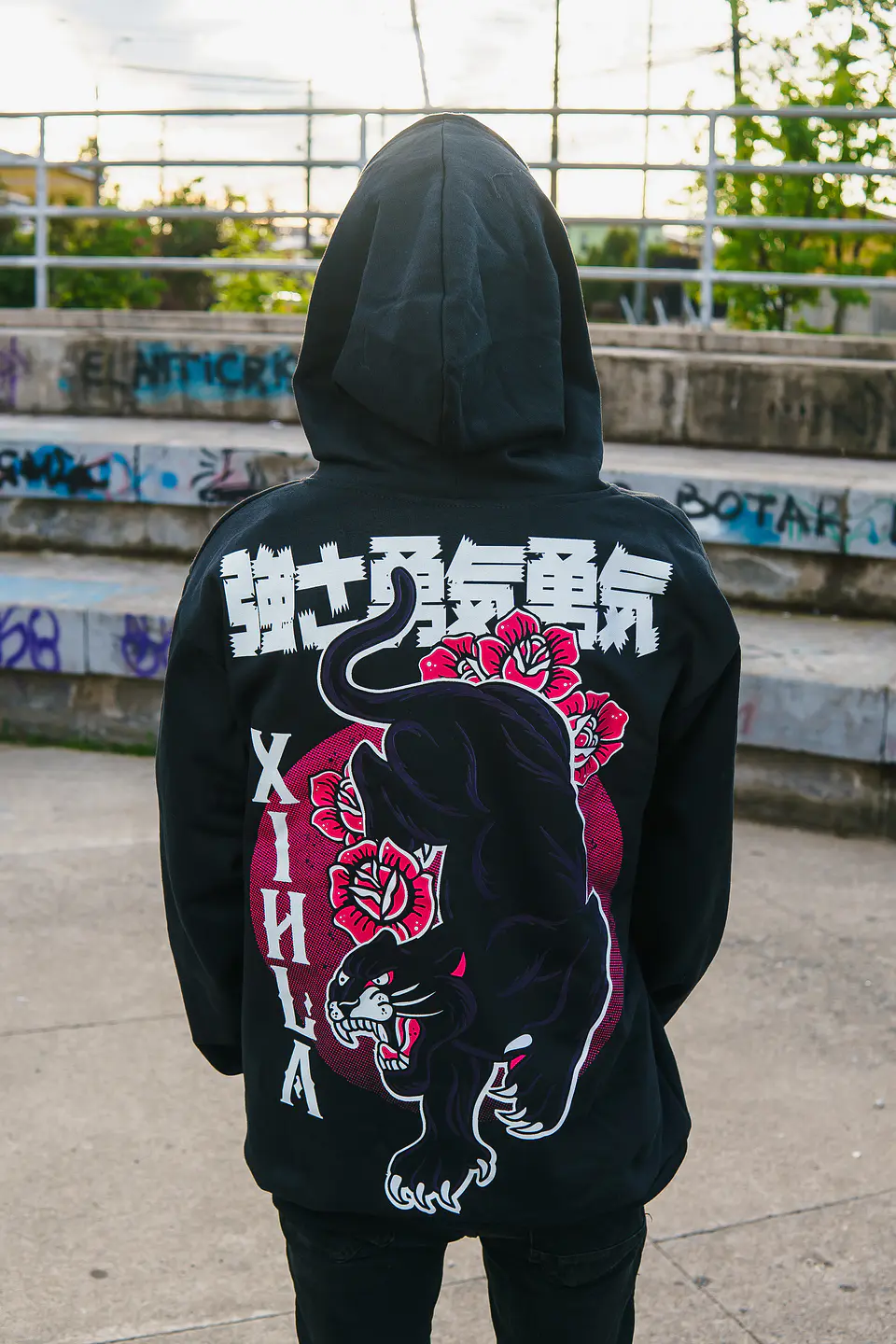 Poleron Wild & Strong 1