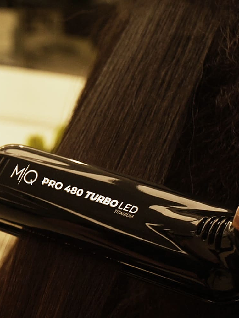 Plancha Turbo Titanium Pro 480 Bivolt MQ 4