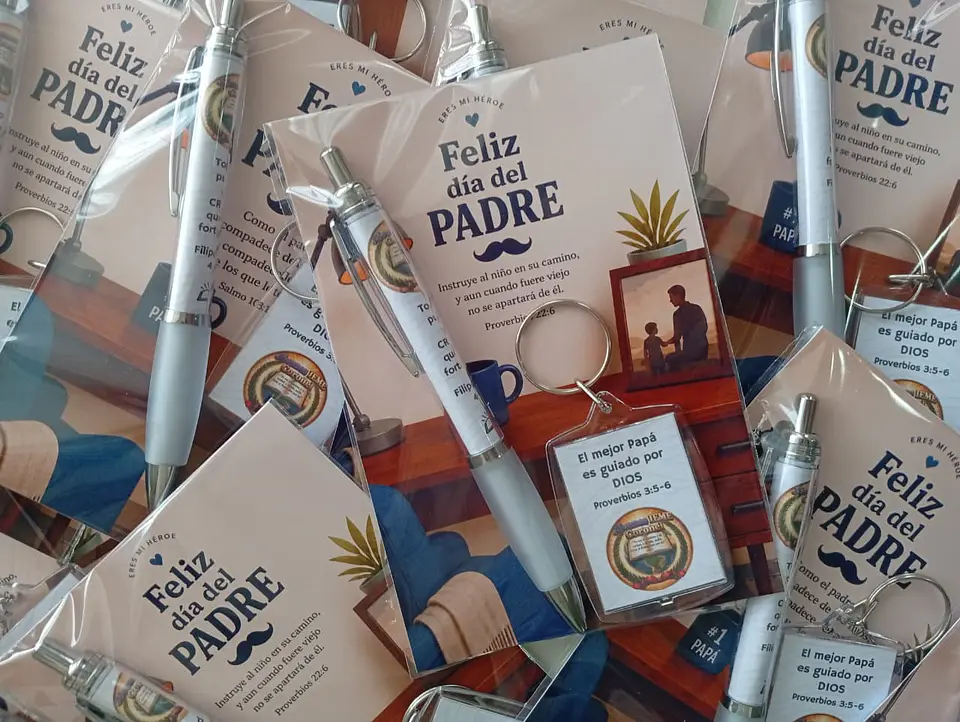 Lápiz + Llavero personalizado 8