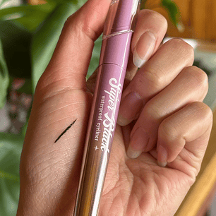 Delineador de ojos waterproof