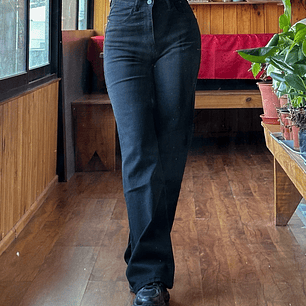 Pantalón jeans recto negro