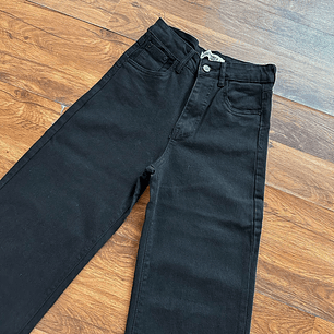 Pantalón jeans recto negro