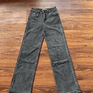Pantalón jeans recto gris
