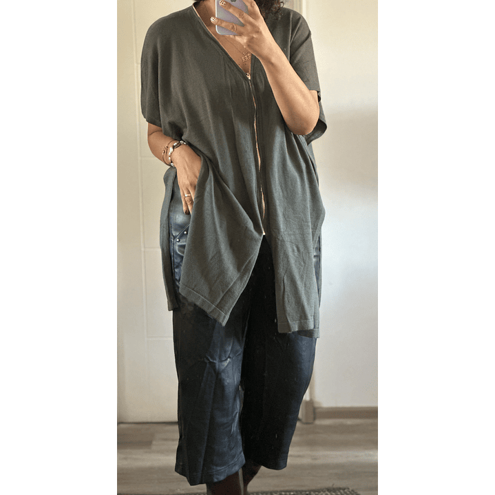 Sweater Poncho con Cierre 2