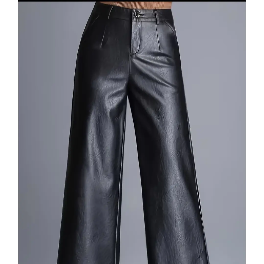 Pantalon Ecocuero corto 3