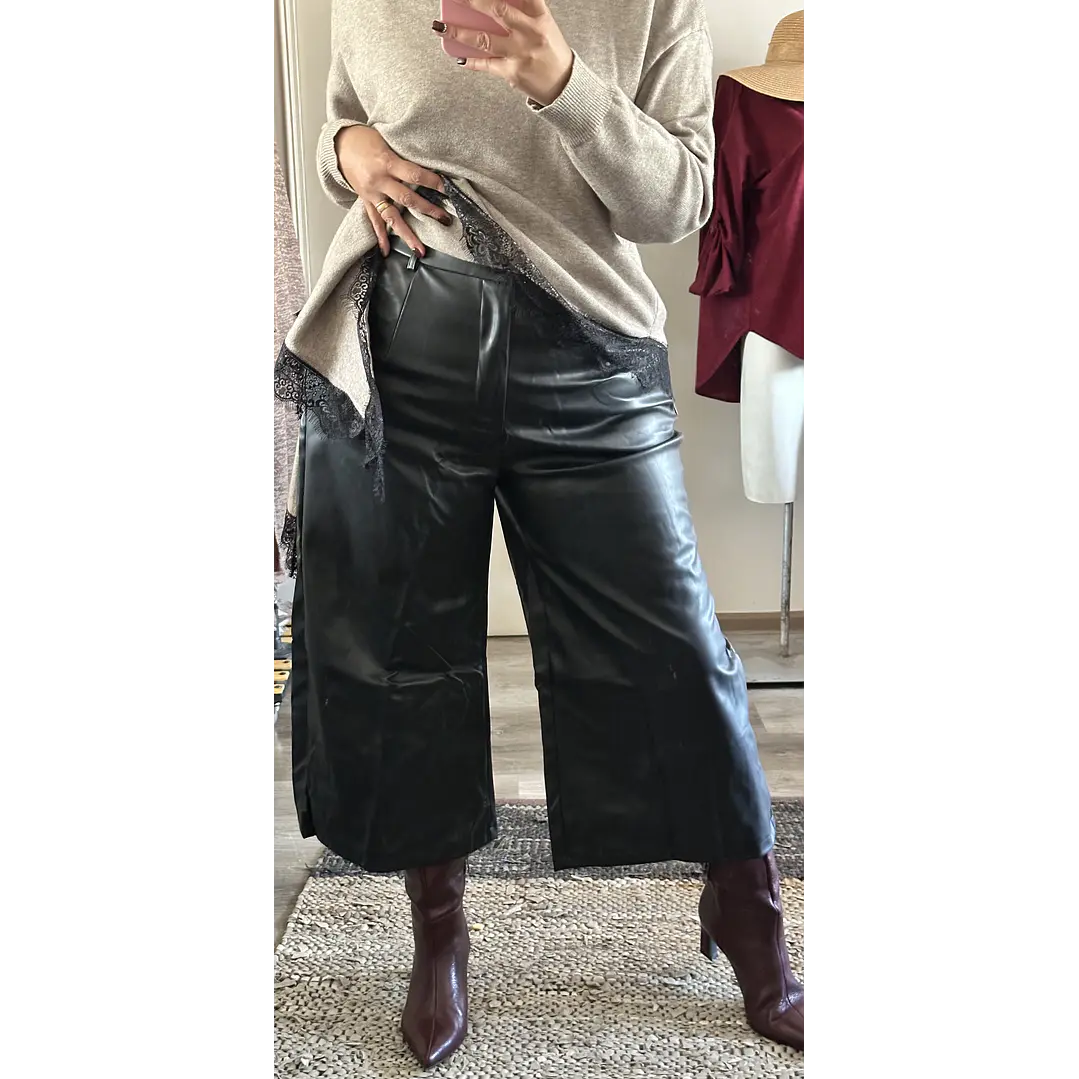 Pantalon Ecocuero corto 6