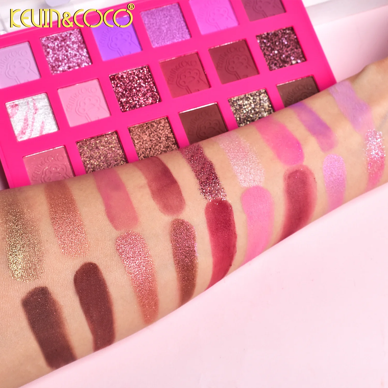 PALETA DE SOMBRAS DE OJOS DE 18 COLORES SPOTTY KITTY 2