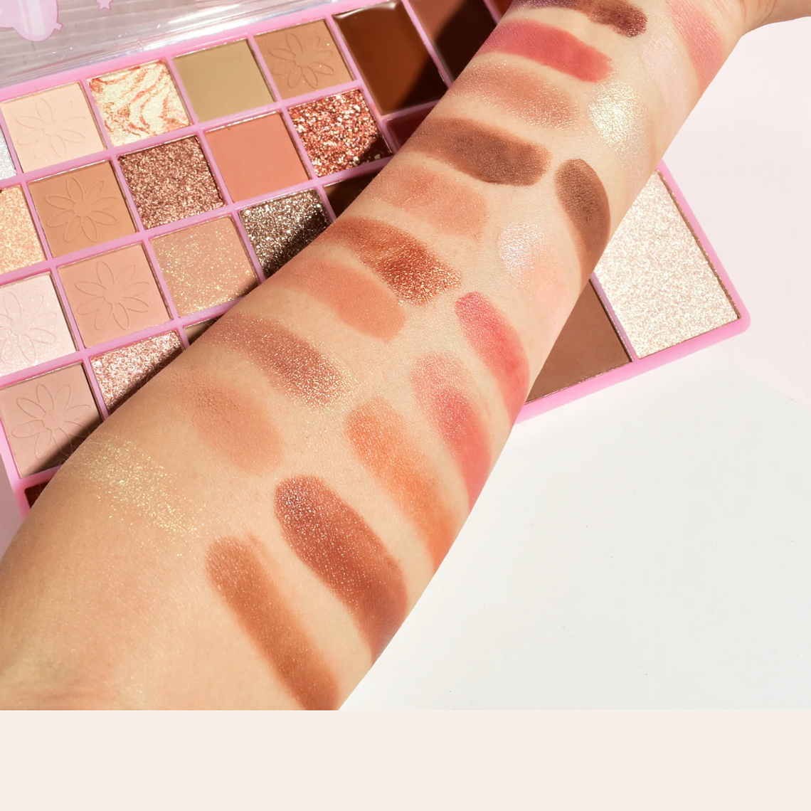 PALETA DE SOMBRAS DE OJOS VAQUERAS CHIC  DE 33 COLORES 3