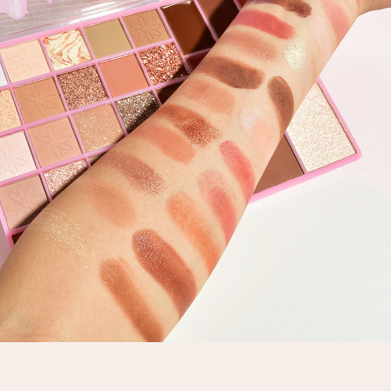 PALETA DE SOMBRAS DE OJOS VAQUERAS CHIC  DE 33 COLORES 3