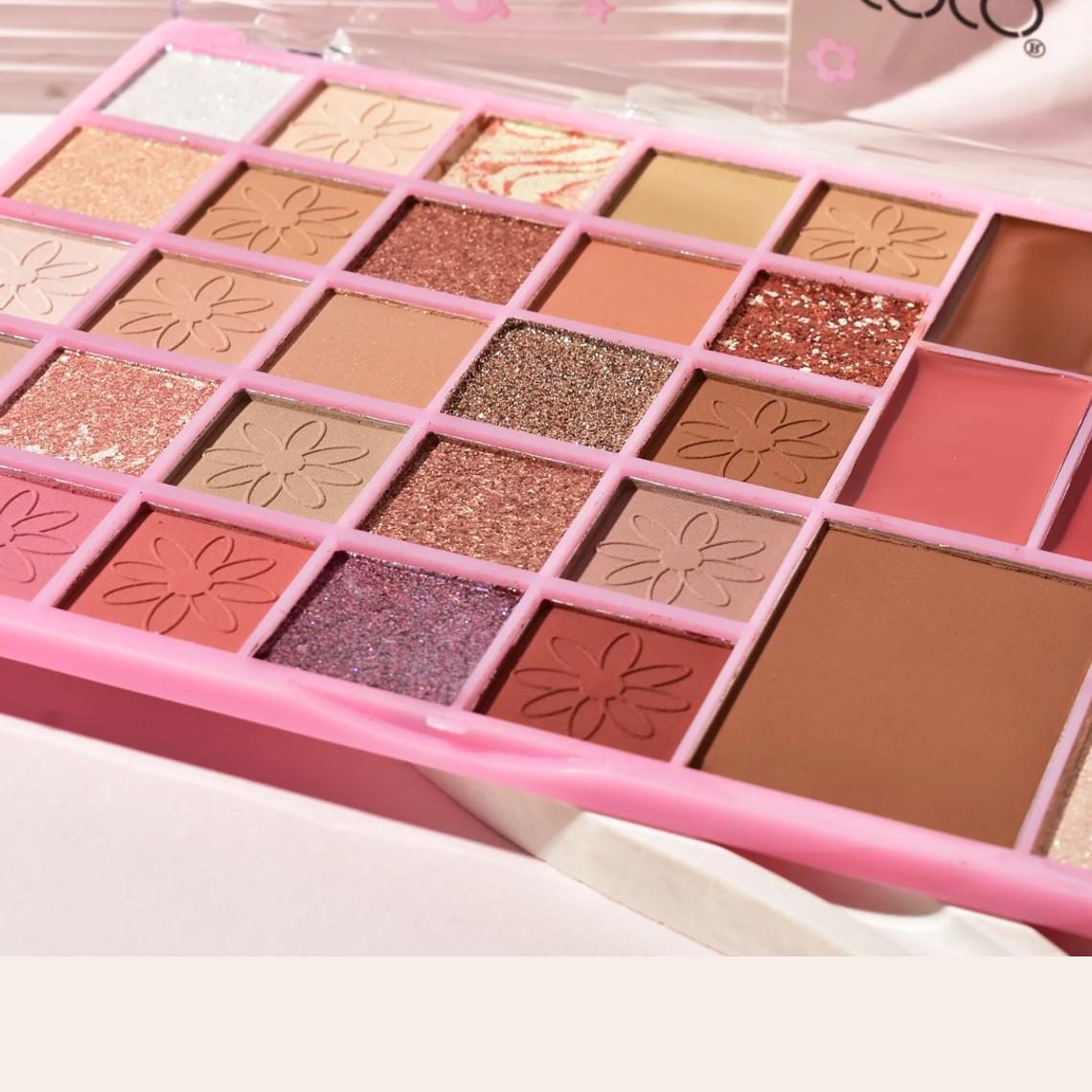 PALETA DE SOMBRAS DE OJOS VAQUERAS CHIC  DE 33 COLORES 4